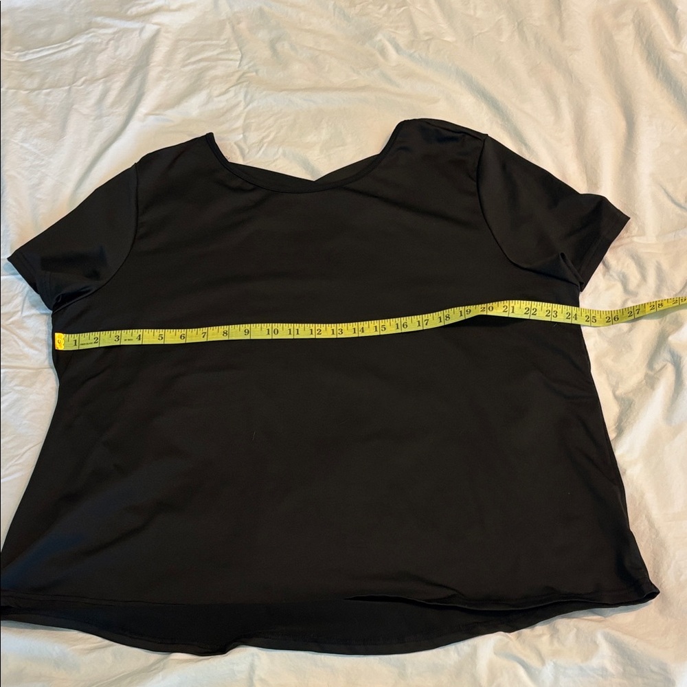 SHEIN Black Short Sleeve Top